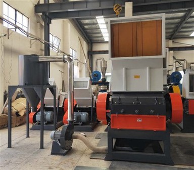 Машина для измельчения пластиковых комков